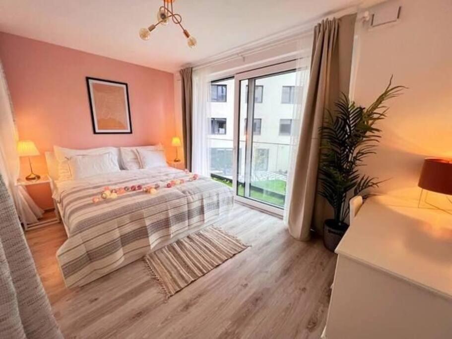 B104 - Liberty Bridge Lovely Home With Free Parking Budapeste Exterior foto