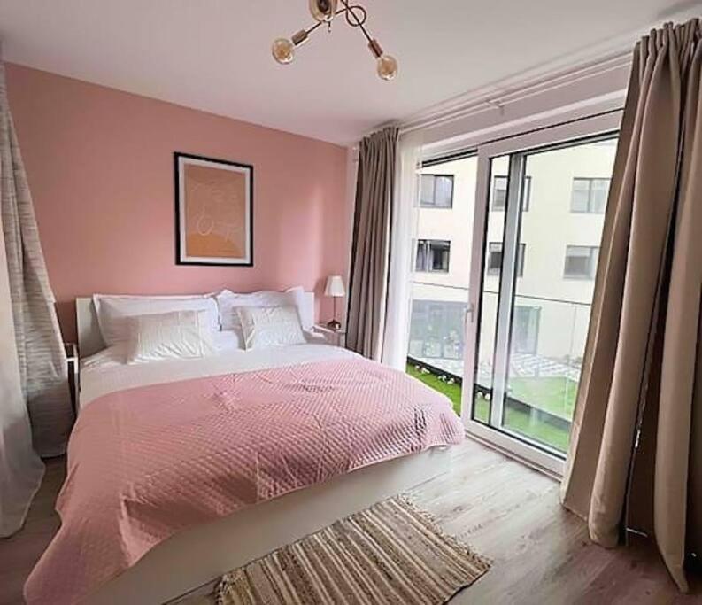 B104 - Liberty Bridge Lovely Home With Free Parking Budapeste Exterior foto