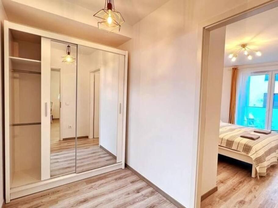 B104 - Liberty Bridge Lovely Home With Free Parking Budapeste Exterior foto